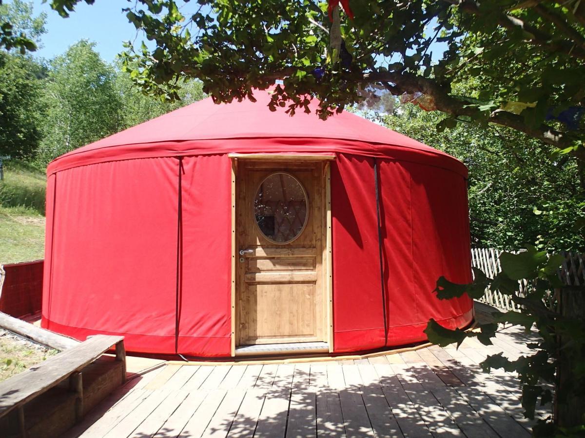 Eco-Hotel Et Yourtes Du Mercantour Гийом Экстерьер фото