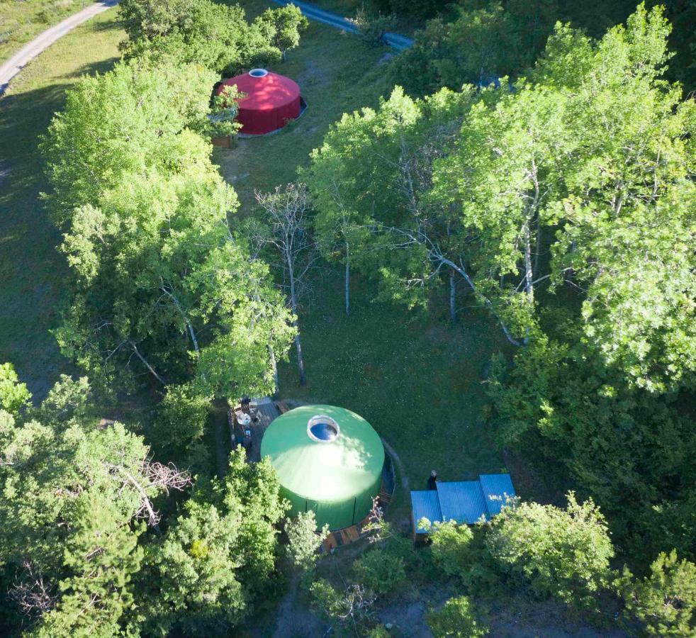 Eco-Hotel Et Yourtes Du Mercantour Гийом Экстерьер фото